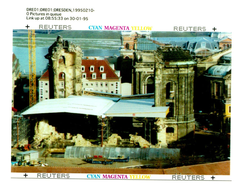 1995 THE FRAUENKIRCHE CHU CHIN DRESDEN WAS DESTROYED TWO WAVES WRITER BRITISH - Vintage Photograph