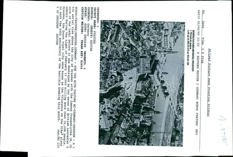 1995 DRESDEN WAS DESTROYED TWO WAVES BRITISH LANCAS KNOWN WRITER LADY ROYAL - Vintage Photograph