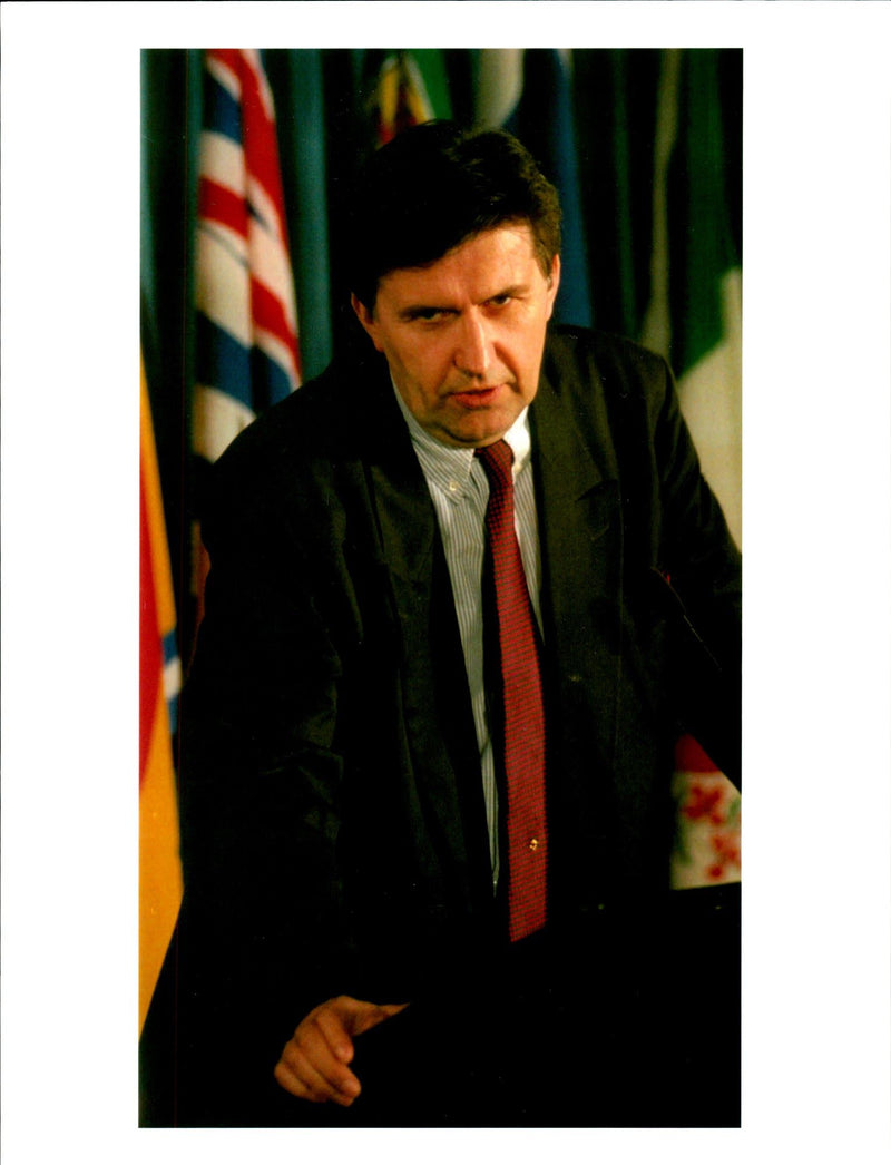 1994 EJUP GANIC MET WITH CHUCK MITCHELL AIR WRITER COUNTRY PRESIDENT - Vintage Photograph