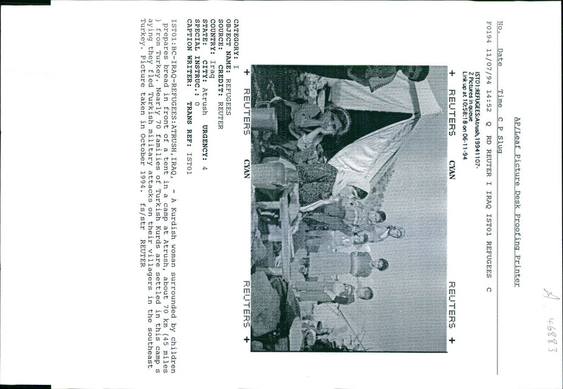 1994 NEARLY FAMILIES TURKISH KURDS ARE SETTLED THIS MILITARY WRITER COUNTRY - Vintage Photograph