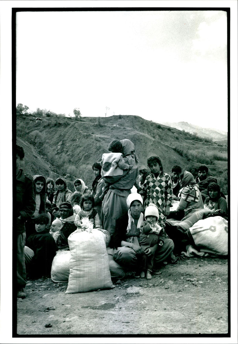 KURDS THE ROAD IRAQ PRAN BOARDER - Vintage Photograph