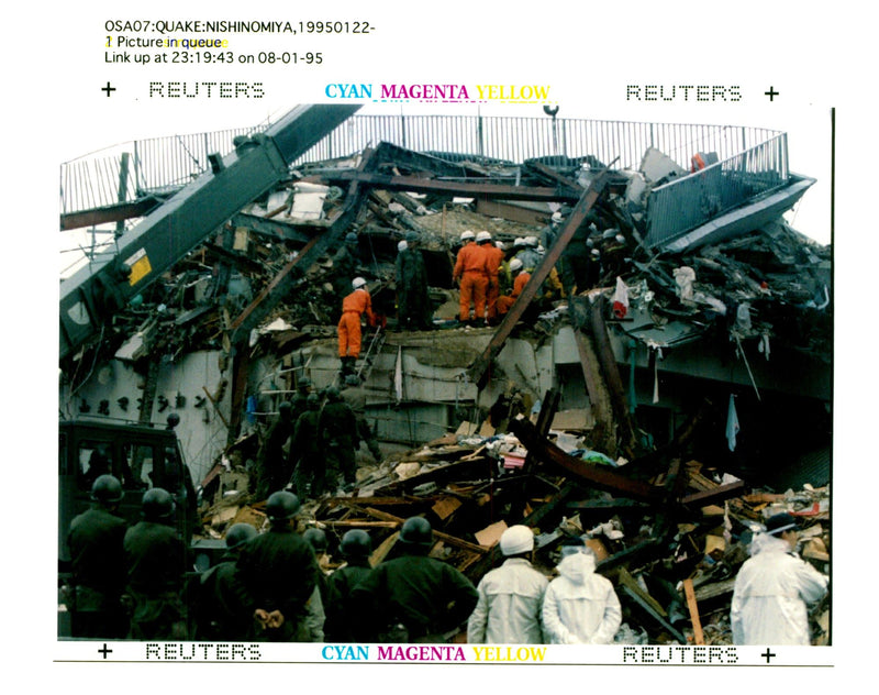 1995 DESPITE FEARS POWERFUL AFTERS HOCKS EMER KIMIMASA MAYAMA WRITER COUNTRY - Vintage Photograph