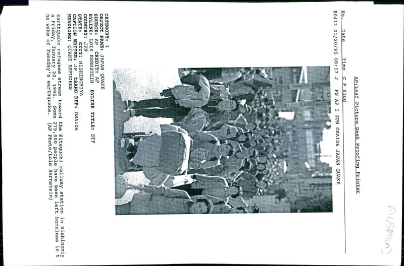 1995 SOME PEOPLE HAVE BEEN LEFT HOMELESS LOIS BERNSTEIN TITLE WRITER COUNTRY - Vintage Photograph
