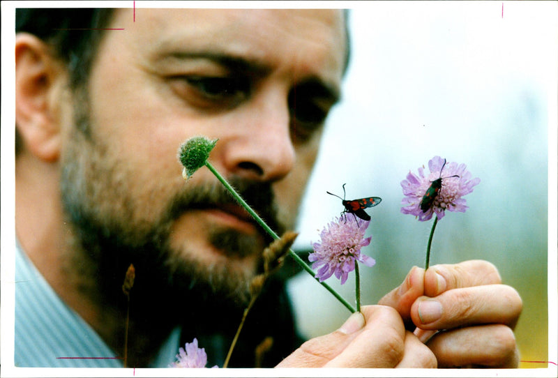 JOHN BRADFIELD HARROGATE NATURE RESENE ALSO PICTURED JOAN RUSSELL BLACK - Vintage Photograph