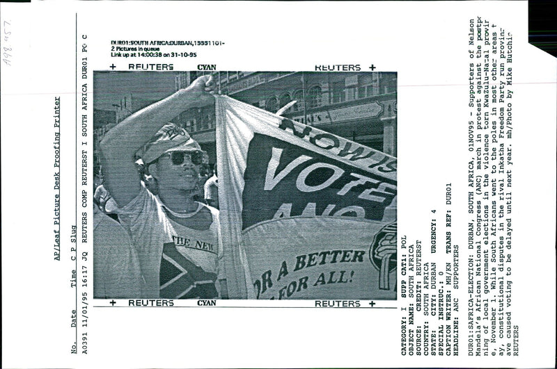1995 VOTING DELAYED UNTIL NEXT YEA MIKE HUTCHIN WRITER COUNTRY NATIONAL - Vintage Photograph