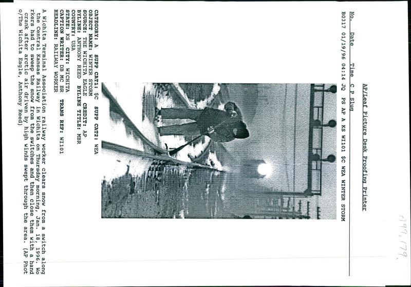 1996 ARCTIC AIR DRIVEN HIGH WINDS SWEPT THROUG ANTHONY REED TITLE USA WRITER - Vintage Photograph