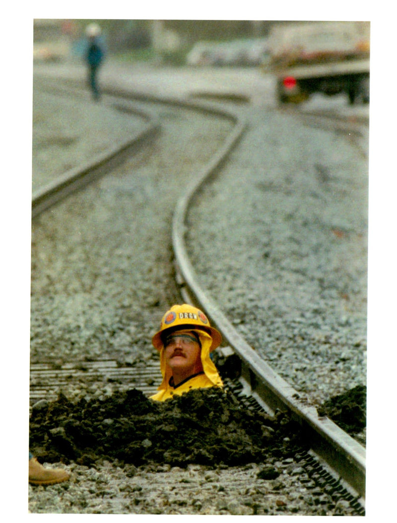 1995 THE STATION OPENING DAY TEN KEVIN KRAUSE RON TITLE USA WRITER COUNTRY - Vintage Photograph