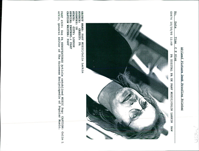 1995 LEAF PICTURE DESK PROOFING PRINTER DATE TIME SLUG MUSIC WRITER - Vintage Photograph