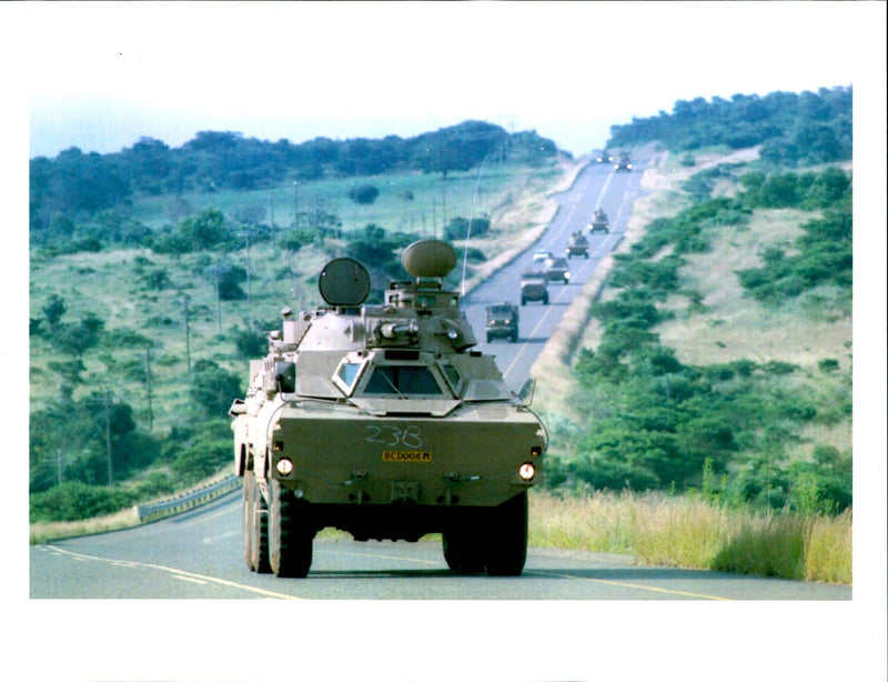 1994 THE SOUTH AFRICAN ARMY READY RESP PETER JONG TITLE WRITER PRESIDENT - Vintage Photograph