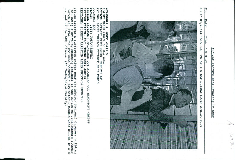 1994 INCIDENT OCCURED DAY AFTER PEOPLE WERE KILLED DAVID TURNLEY WRITER PRESS - Vintage Photograph