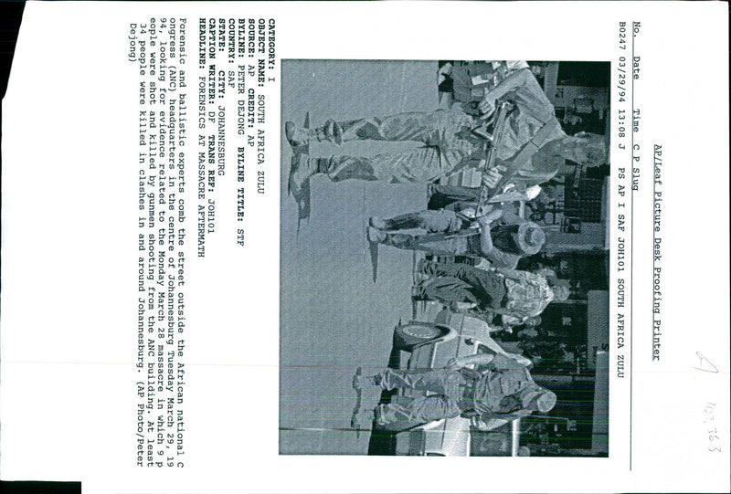 1994 LEAST PEOPLE WERE KILLED CLASHES PETER DEJONG TITLE WRITER NATIONAL - Vintage Photograph