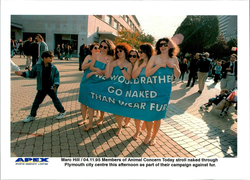 MEMBERS ANIMAL CONCERN TODAY STROLL NAKED THROUGH PLYMOUTH MARC HILL - Vintage Photograph