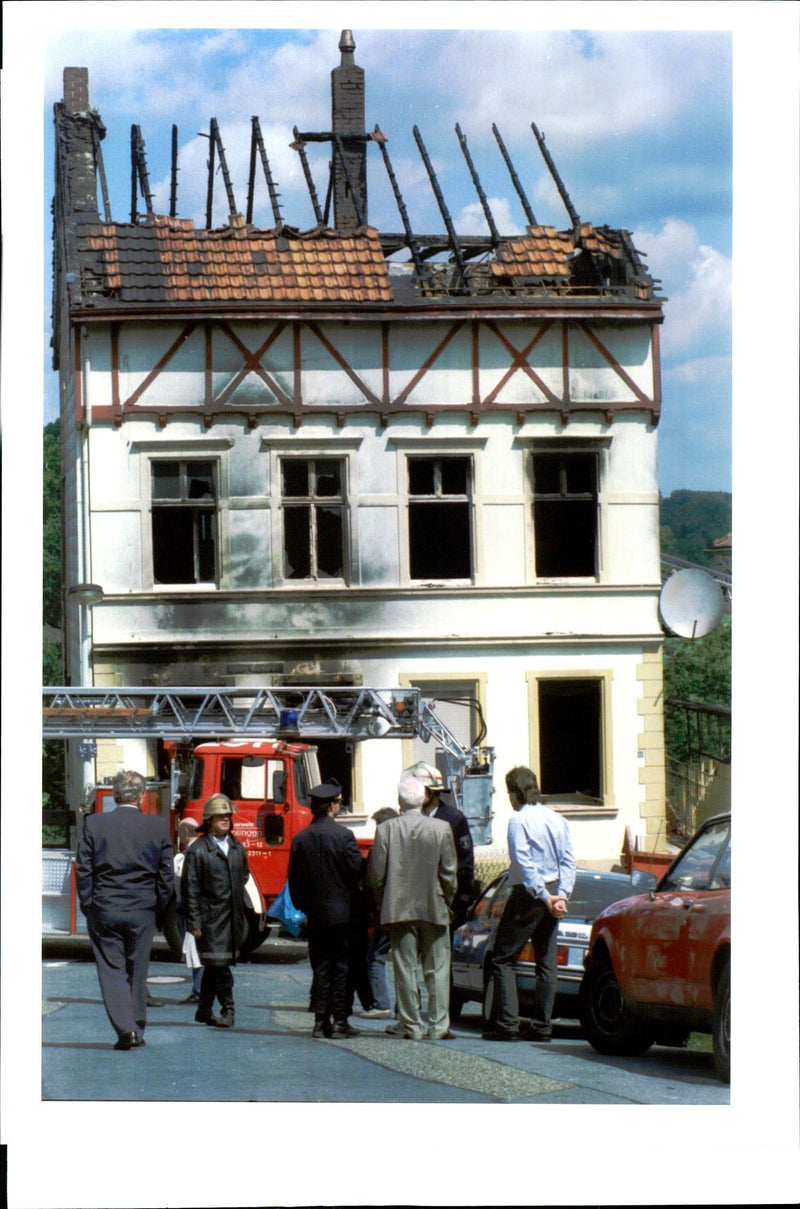 1993 FIVE MEMBERS TURKISH FAMILY DIED KREIFELTS TITLE WRITER CONSIDERED - Vintage Photograph