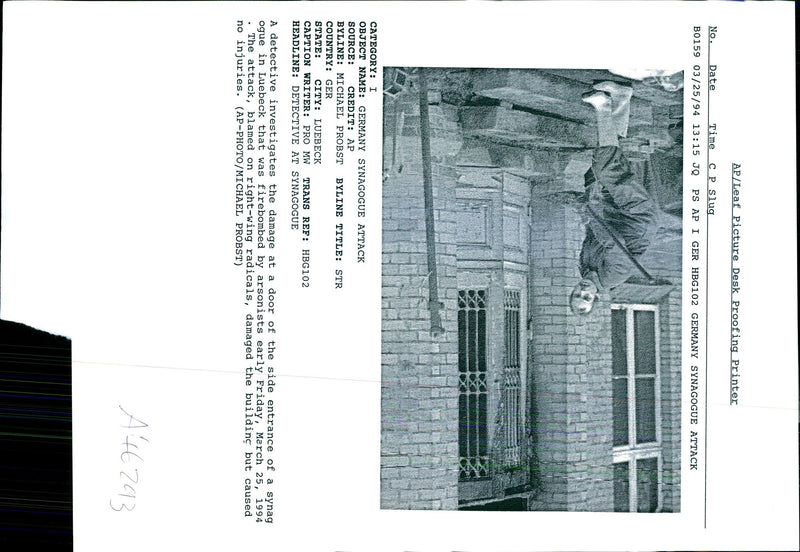 1994 SYNAG OGUE LUEBECK WAS FIREBOMBED MICHAEL PROBST TITLE WRITER EARLY - Vintage Photograph