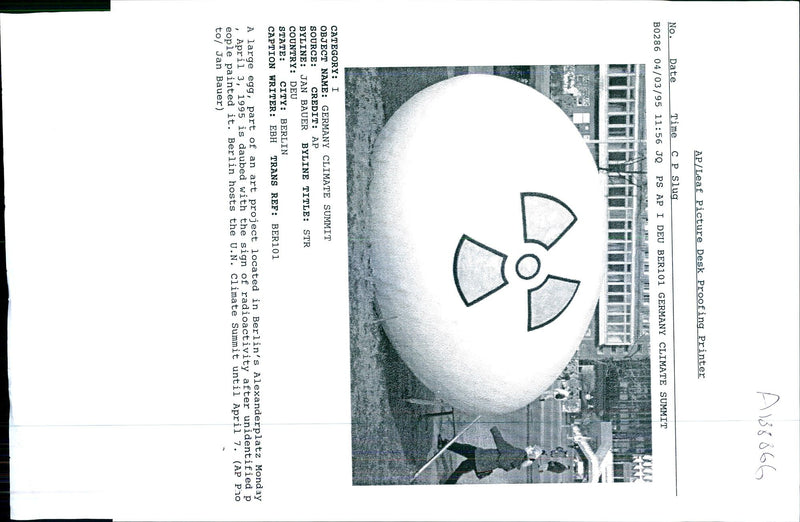 1995 BERLIN HOSTS THE CLIMATE SUMMIT UNTIL APRIL LARGE TITLE WRITER COUNTRY - Vintage Photograph