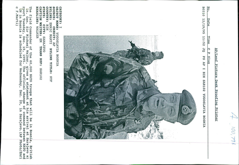 1995 THE OFFICIAL CHANGE ENRIC MARTI MICHAEL WALKER TITLE SIR WRITER BRITISH - Vintage Photograph