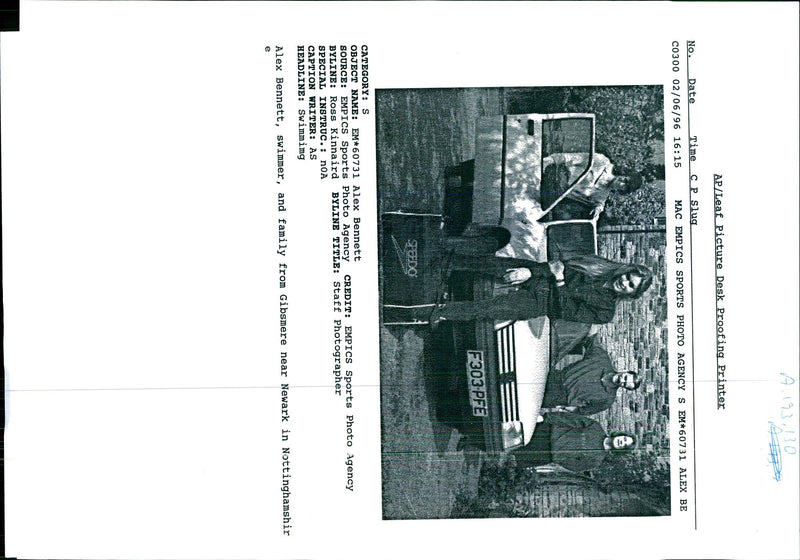 1996 LEAF PICTURE DESK PRO ROSS KINNAIRD ALEX BENNETT TITLE WRITER FAMILY - Vintage Photograph