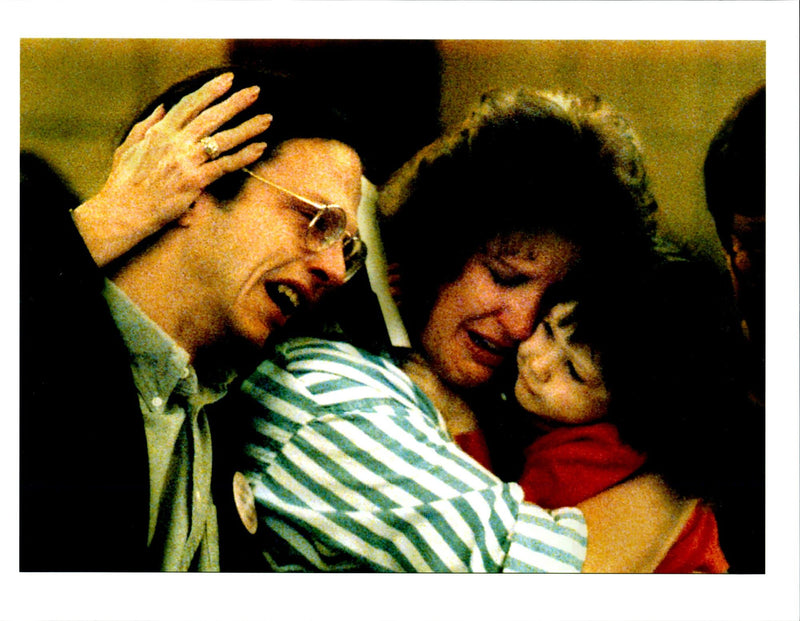 1995 LEAF PICTURE DESK PROO BACH MCCLAIN WRITER DEATH USA DAUGHTER TITLE - Vintage Photograph