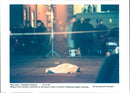 1995 BODY LATEST MURDER VICTIM LIES THE ROAD COOK PAUL MCFEGAN IRELAND - Vintage Photograph