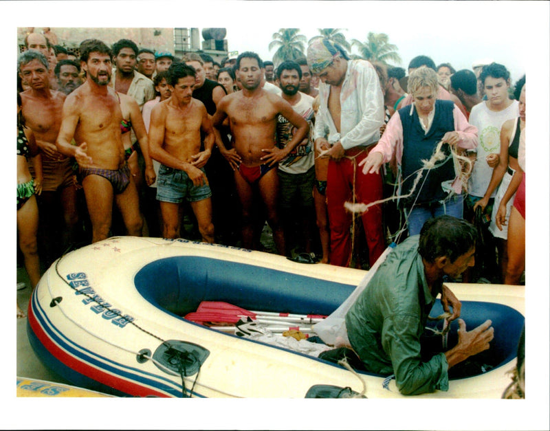 1994 RAIN SQUALLS WIND GUSTS AND CHOPPY JOSE GOITIA WRITER PRESS PRESIDENT - Vintage Photograph