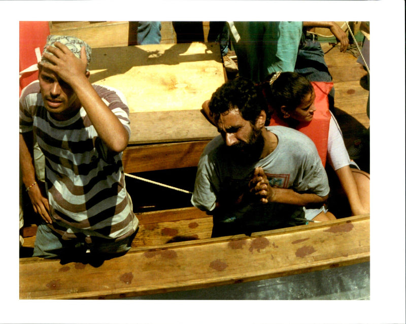 1994 SAILBOAT CAPTAIN LEONARDO RODRIGUEZ GON WINTON TITLE WRITER UNITED COUNTRY - Vintage Photograph