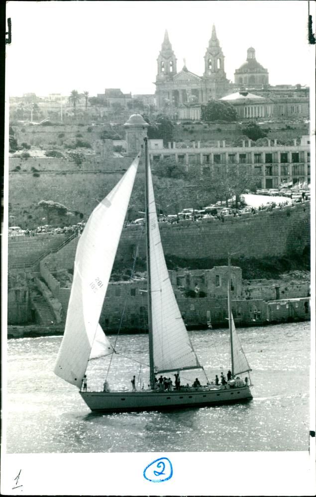 Ships: Yacht: Ondine II - Vintage Photograph