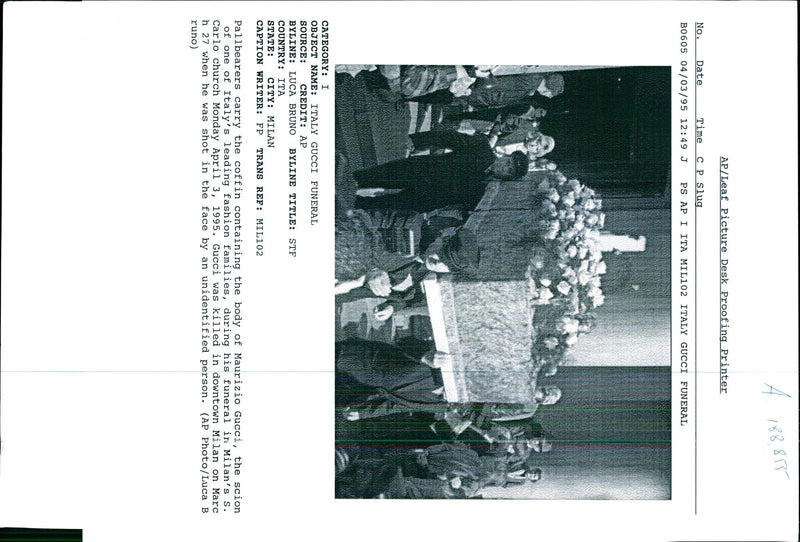 1995 MAURIZIO GUCCI WAS KILLED DOWNT LUCA BRUNO TITLE WRITER ITALY FASHION - Vintage Photograph