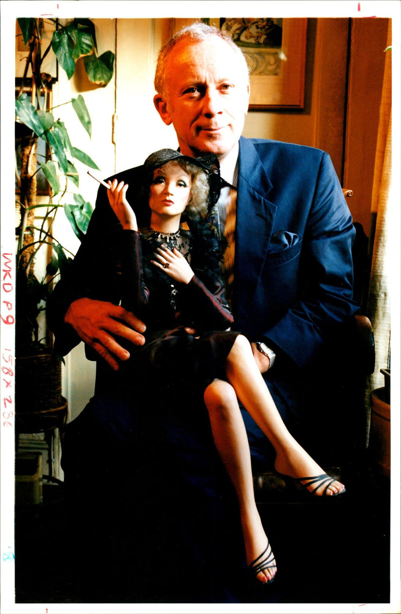 1993 SHE WAS DELIVERED PETER MACDIARMID ROBERT BRECKMAN MARLENE PUBLISHED - Vintage Photograph