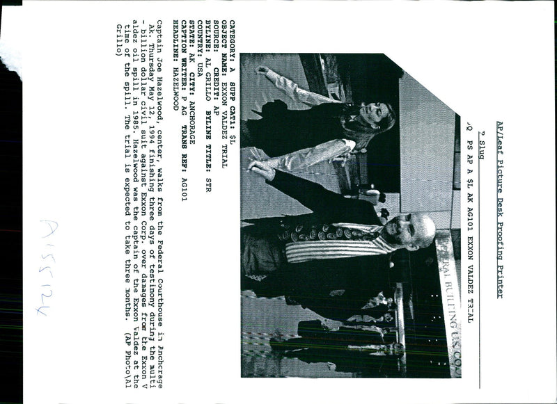 1994 CAPTAIN JOE HAZELWOOD SUING EXXON GRILLO TITLE USA WRITER COUNTRY - Vintage Photograph