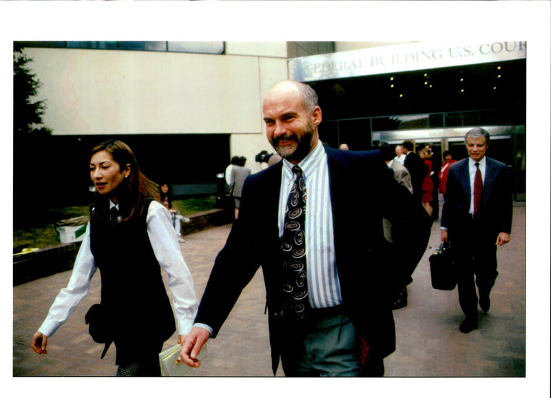 1994 CAPTAIN JOE HAZELWOOD SUING EXXON GRILLO TITLE USA WRITER COUNTRY - Vintage Photograph