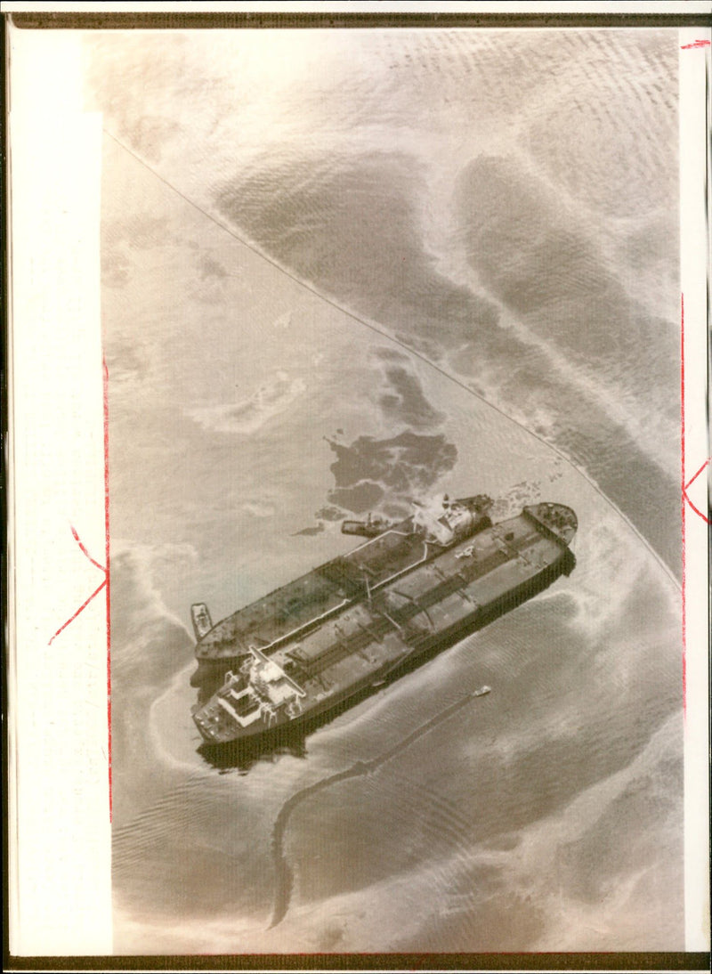 PIZ WARS SMALLER TANKER ATTEMPTS OFLLOAD CRUDE - Vintage Photograph