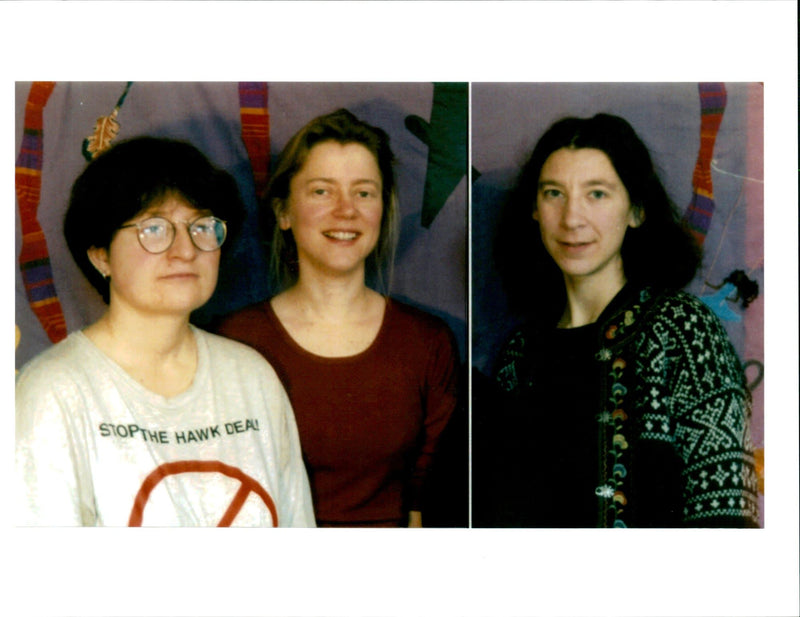 1996 ANDREA NEEDHAM JOANNA WILSON AND AIRCRAFT WRITER MILITARY COUNTRY BRITISH - Vintage Photograph