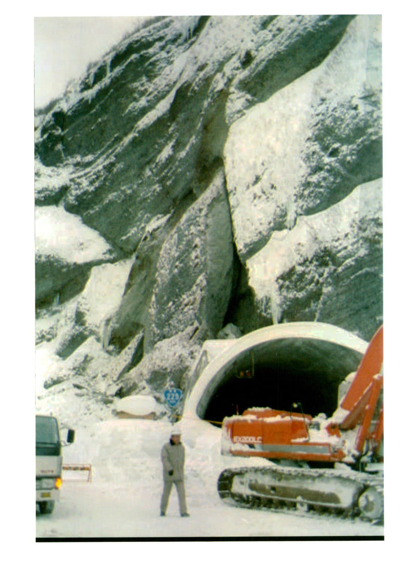 1996 LEAST PEOPLE ABOARD TUS AND PASSENGE KYODO TITLE WRITER COUNTRY EARLY - Vintage Photograph