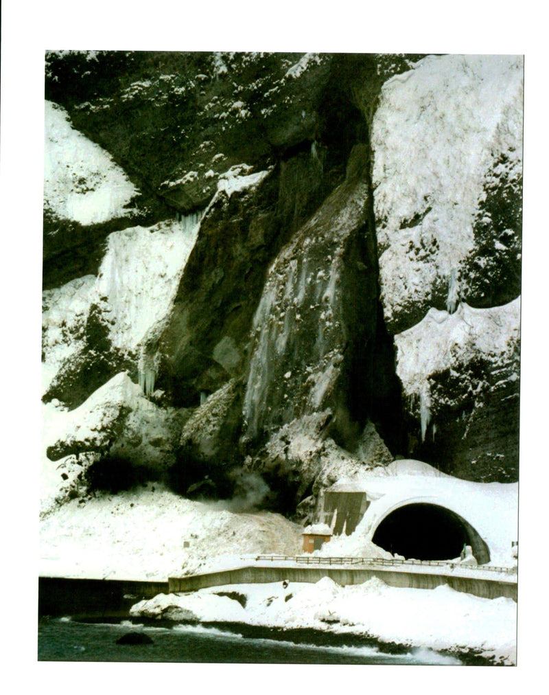 1996 THE SIDE MOUNTAIN BLAST ITSUO INOUYE TITLE WRITER COUNTRY FESTIVAL - Vintage Photograph