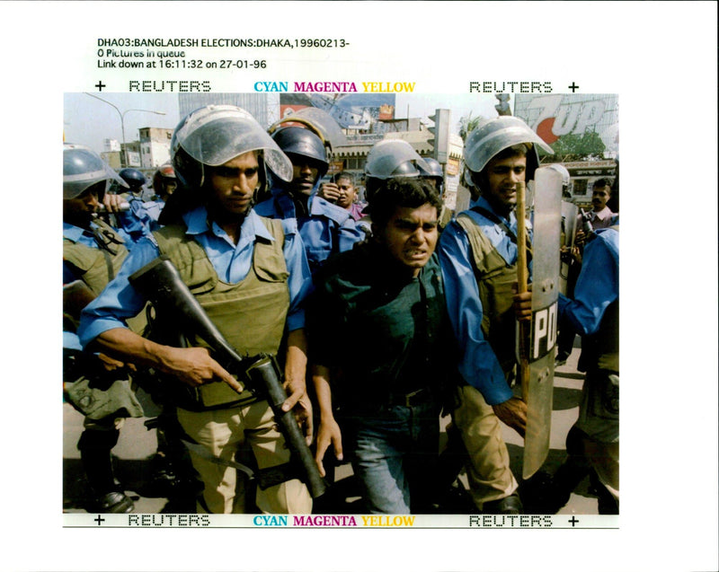 THE COUNTRYS MAR OPPOSITION PARTIES HAVE LAUNCHE NATHAN POLICE WRITER - Vintage Photograph