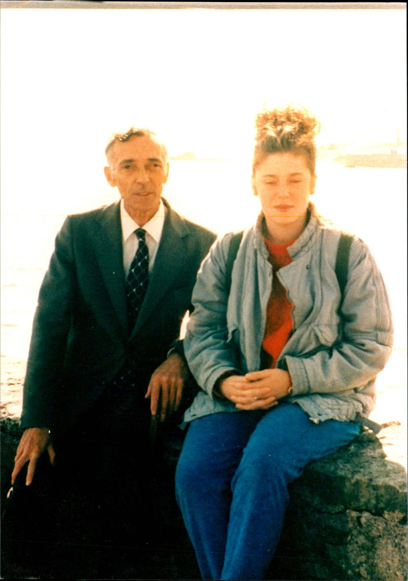 1992 MURDERED BANK CLERK ALLISON MANWARING PICTURED HOLIDAY SCOTLAND LAST - Vintage Photograph