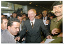 1995 LEAF PICTURE SADDAM EZZAT WRITER HUSSEIN PRESIDENT TITLE PALACE - Vintage Photograph