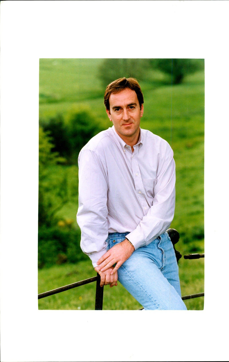 ANGUS DEAYTON DEIGHTON WHOS LONE COMEDIAN RICHARD OPEN STAR WRITER - Vintage Photograph