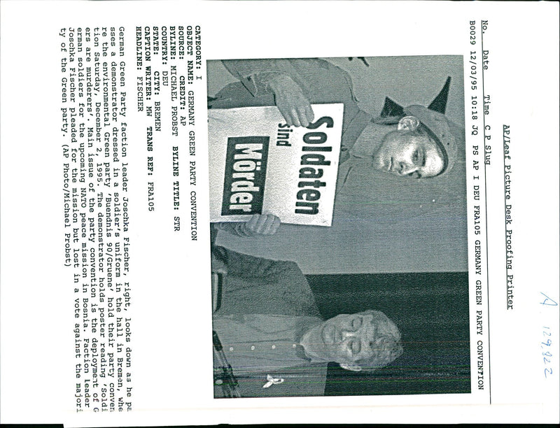 1995 JOSCHKA FISCHER MAIN MICHAEL PROBST TITLE WRITER LEADER GERMAN - Vintage Photograph