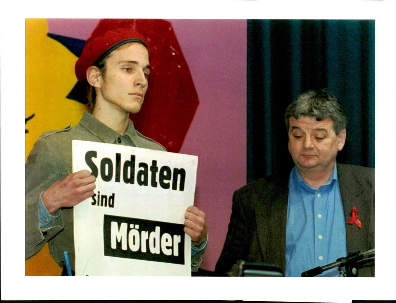 1995 JOSCHKA FISCHER MAIN MICHAEL PROBST TITLE WRITER LEADER GERMAN - Vintage Photograph