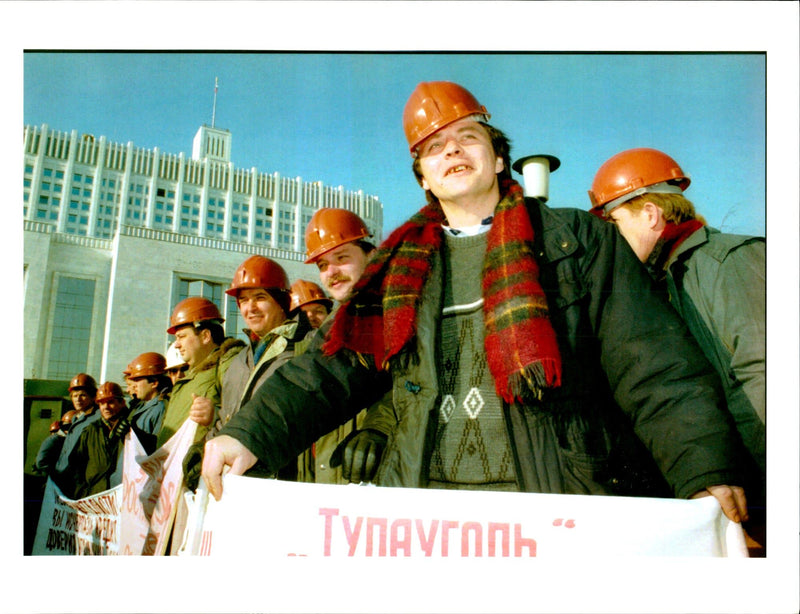 1994 ESTIMATED COALMINERS FROM ALL OVER RUSSIA DEM BACH TITLE RUSSIAN WRITER - Vintage Photograph
