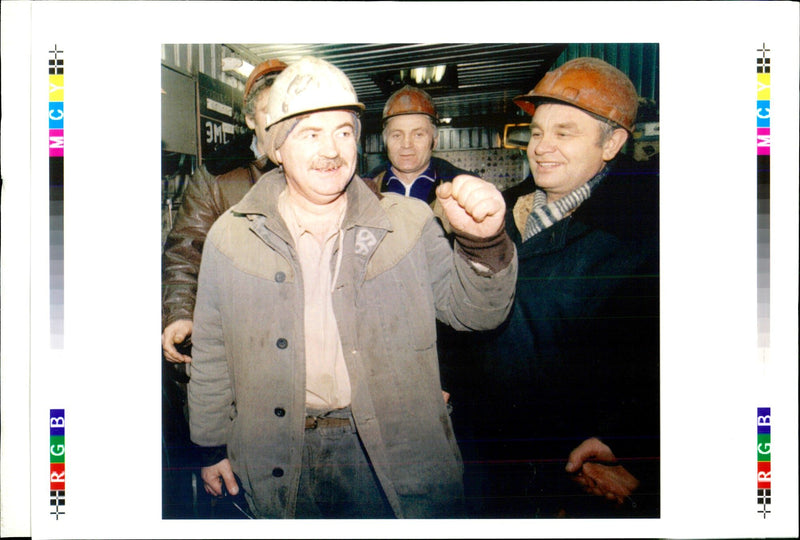 1996 HALF MILLION COAL MINING COLLEAGUES THEIR BACH RUSSIAN WRITER RUSSIA - Vintage Photograph