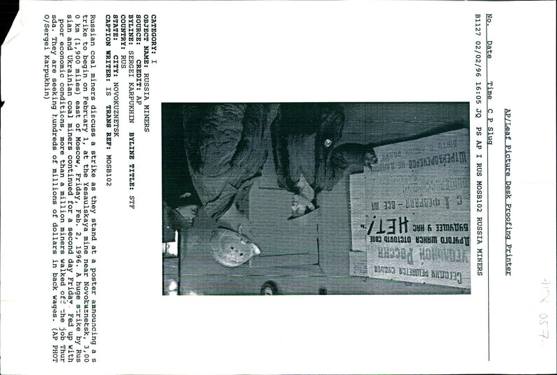 1996 HUGE STRIKE RUS SIAN AND UKRA BACH WRITER RUSSIA RUSSIAN SECOND TITLE - Vintage Photograph