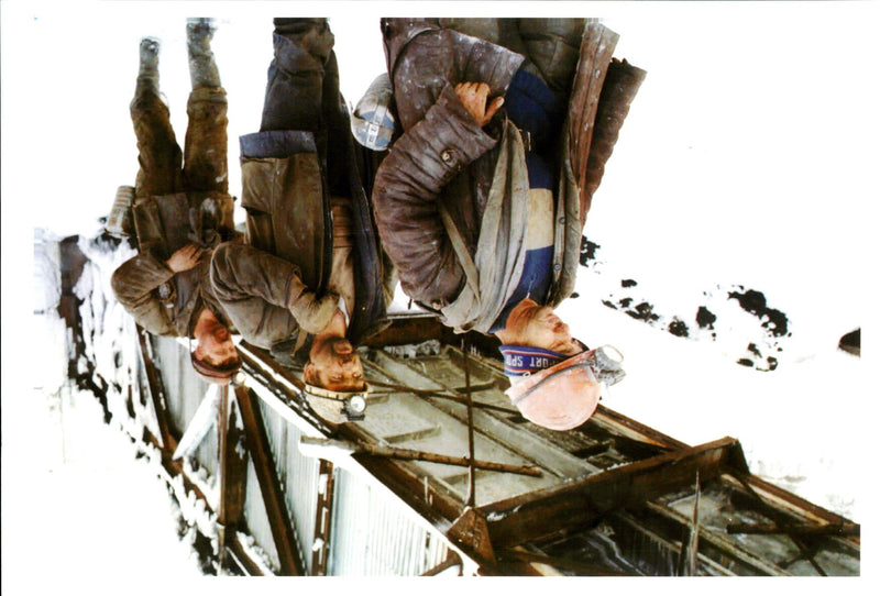1996 MINER UNIONS SEVEN RUSSIAN COAL MINING REGIONS REPO BACH TITLE WRITER - Vintage Photograph
