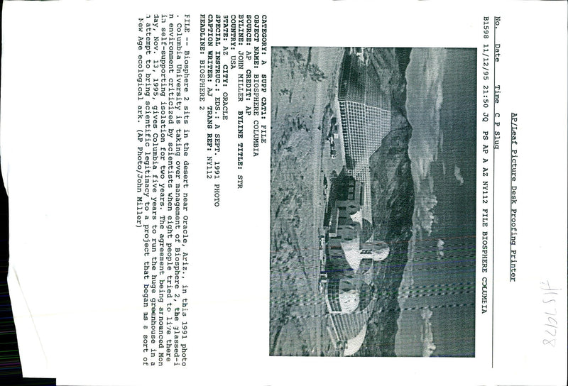 1995 DIS LEAF PICTURE DESK PROOFING PRINTER JOHN MILLER TITLE USA WRITER - Vintage Photograph