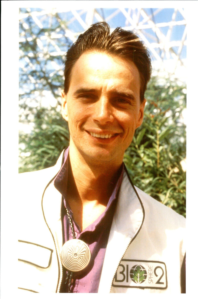 1994 MONDAY APRIL MANAGERS BIOSPHER EDWARD SYKES ABIGAIL USA AIR WRITER - Vintage Photograph