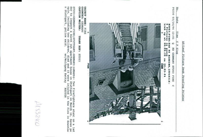 1994 SEVEN OPLE INCLUDING TWO CHILDREN WOLFGANG RATTAY POLICE WRITER COUNTRY - Vintage Photograph