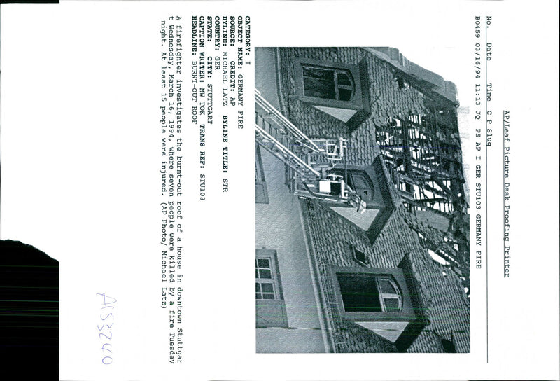 1994 SEVEN PEOPLE WERE KILLED FIRE TUESD MICHAEL LATZ TITLE WRITER COUNTRY - Vintage Photograph