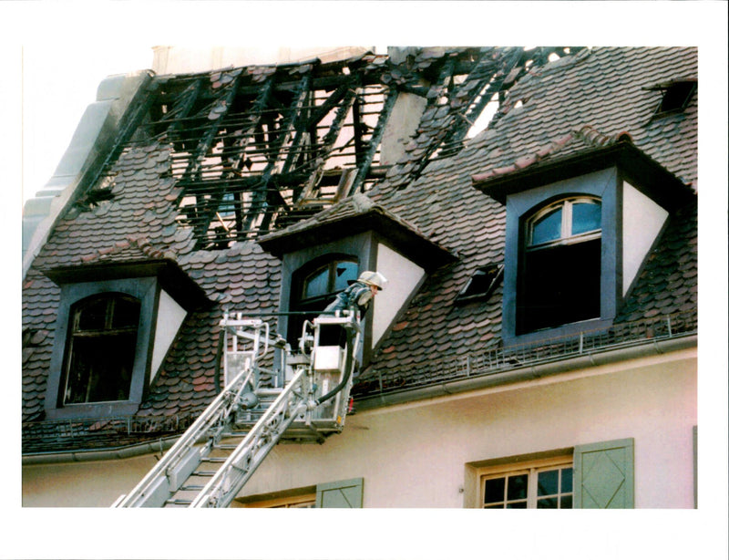 1994 SEVEN PEOPLE WERE KILLED FIRE TUESD MICHAEL LATZ TITLE WRITER COUNTRY - Vintage Photograph