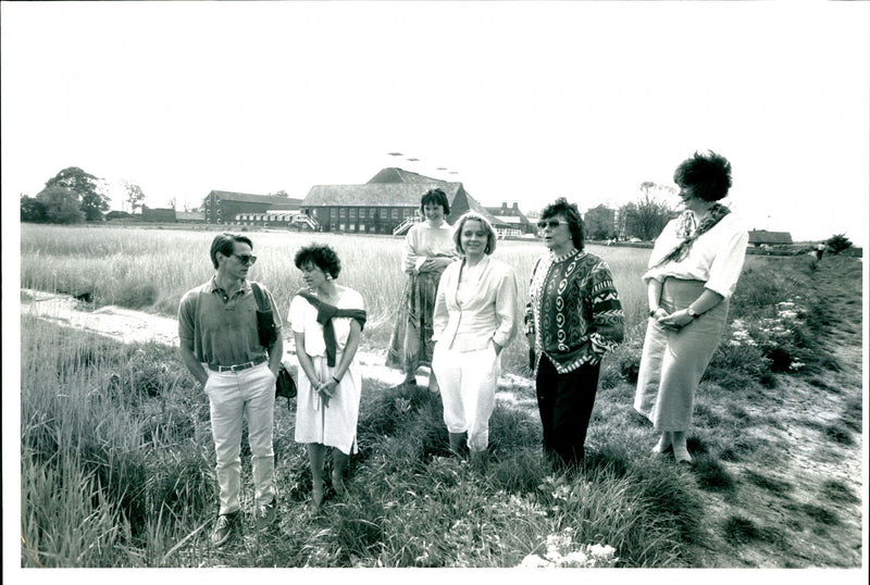 1989 FIRST FOUR CONCERTS TONIGHT FRI SNAPE MALTING JOHN COGILL BEAR DIANA - Vintage Photograph